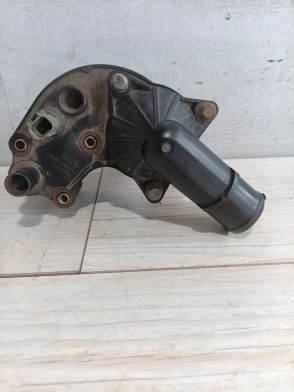 Obudowa króciec termostatu Ford Mustang 4.0 2005-2010
