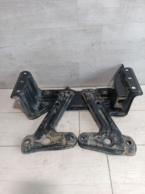 Wsporniki Sanek Przód Komplet Prawy, Lewy Dodge Durango 2011-