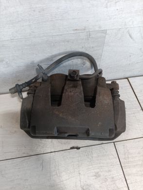 Zacisk Hamulcowy Lewy Przedni Dodge RAM 1500 2009-2020