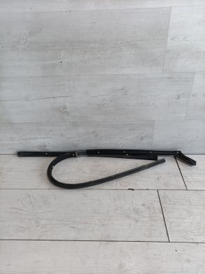 Uszczelka Drzwi Lewy Przód GMC SAVANA 2003-2021