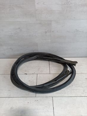 Uszczelka Drzwi Tylnych Bagażnika GMC SAVANA 2003-2021