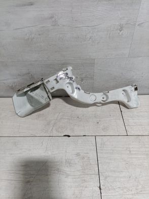 Ślizg mocowanie zderzaka prawy tył Ford Focus MK3 2012-2014