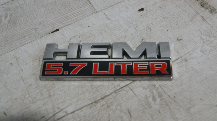 Emblemat HEMI 5.7 LITER Dodge RAM