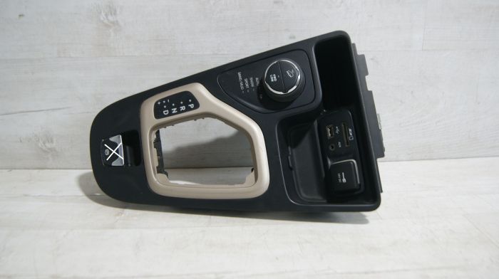 Panel środkowy Jeep Cherokee 