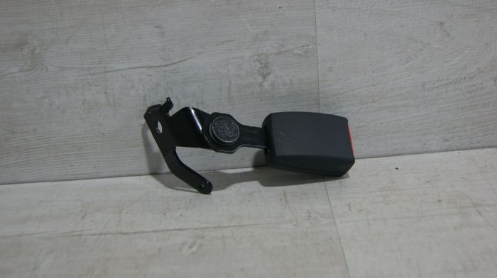 Klamra zapinka pasów bezpieczeństwa Infiniti Q50