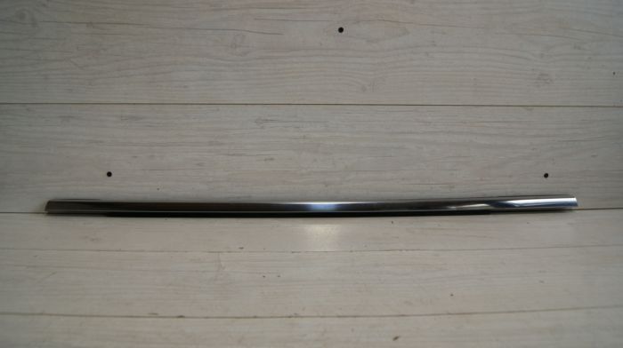 Listwa zgarniająca lewa tylna chrom Jeep Cherokee 