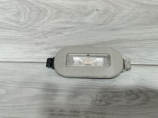 Oświetlenie wnętrza kabiny Dodge RAM 