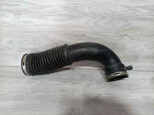 Wąż dolotowy powietrza do silnika Jeep Liberty Dodge Nitro 