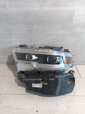 Lampa przednia lewa Dodge RAM 1500 2019-