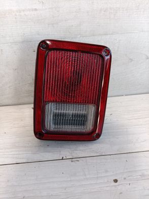 Lampa tylna lewa tył lewy kierunkowskaz Jeep Wrangler JK 2007-2018