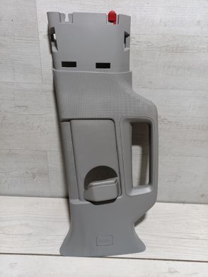 Poszycie słupka środkowego górne lewe GMC Sierra Chevrolet Silverado 14-20