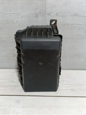 Pokrywa skrzynki bezpieczników GMC SIerra Chevrolet Silverado 2014-2018