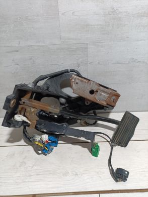 Pedał hamulca GMC Sierra Cadillac Escalade IV Chevrolet Tahoe 2014-2019