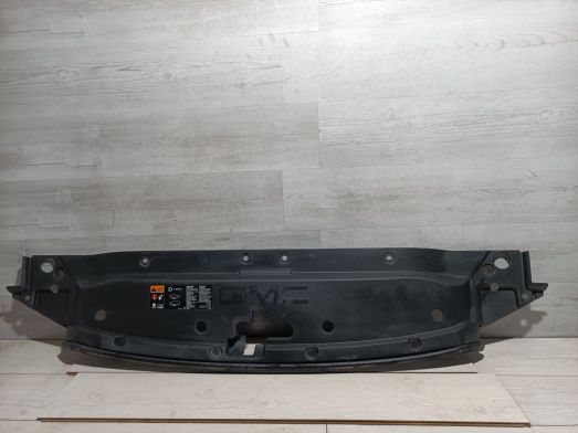 Wspornik osłona chłodnicy GMC Sierra 2014-2018