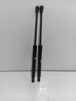 Sprężyna gazowa  mocowanie siłownik pokrywy maski komplet Fiat 500L 2013-2018