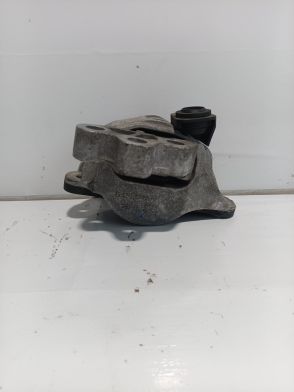 Poduszka silnika łożyskowanie Fiat 500L 1,4 2013-2018