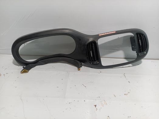 Osłona obudowa deski rozdzielczej konsoli liczników Fiat 500L USA 2013-2018