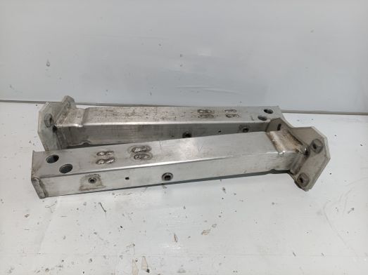 Podłużnica prawa i lewa komplet Fiat 500L 2014-2018