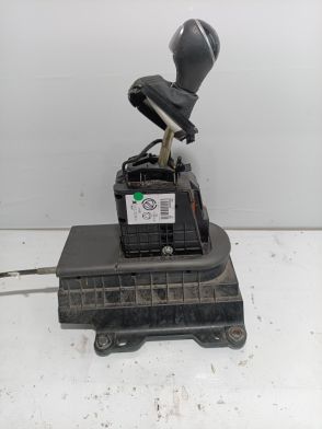 Lewarek gałka dźwignia zmiany biegów automatyczna Fiat 500L USA 2014-2017