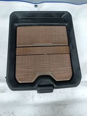 Uchwyt schowek na kubki w konsoli RAM Longhorn 2020-